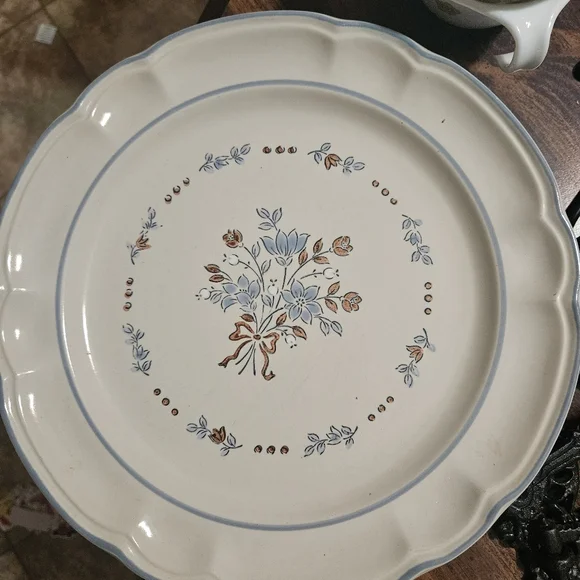 Cordella Bluet Dishes - Picture 2 of 3